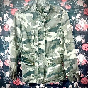 Love Tree Camouflage Utility Jacket